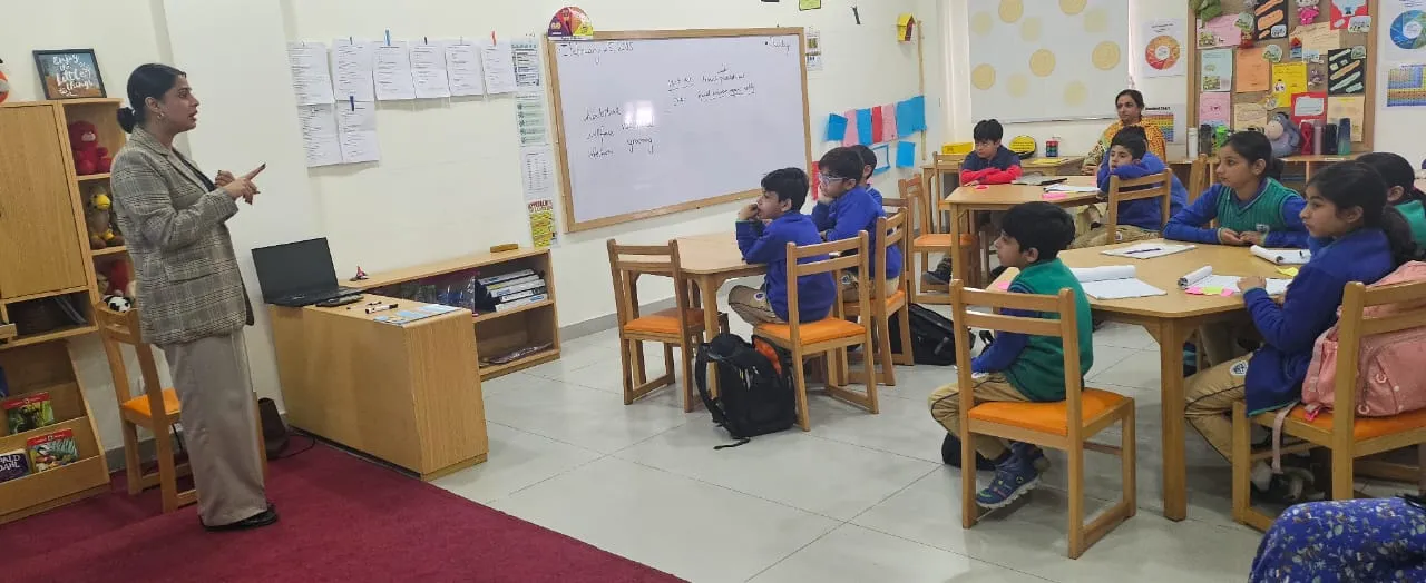 Middle years students learning with a subject matter expert